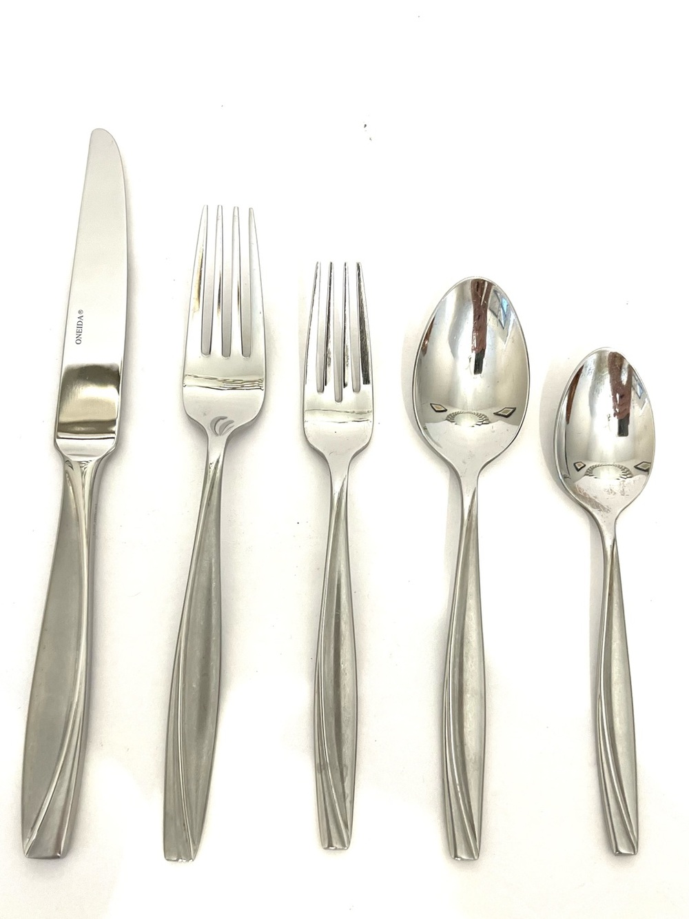 Oneida Camlynn Cleo Stainless Steel Flatware 5-Piece Place Setting Satin Handle